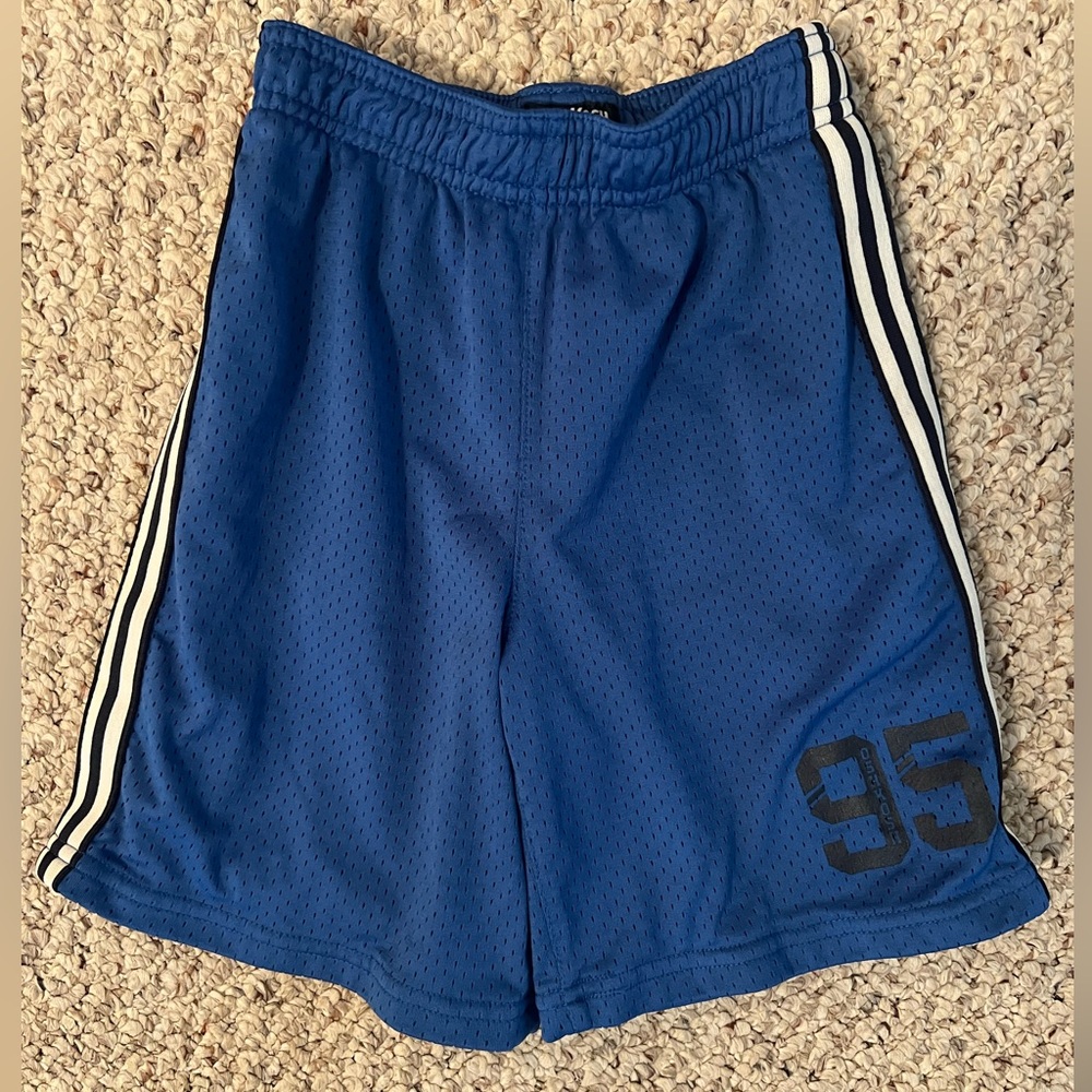 OshKosh B’gosh boys shorts.  Size 5.